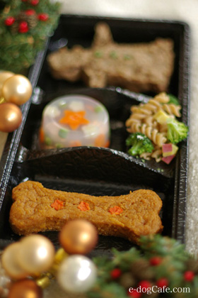 e-dog_xmasmeal.jpg