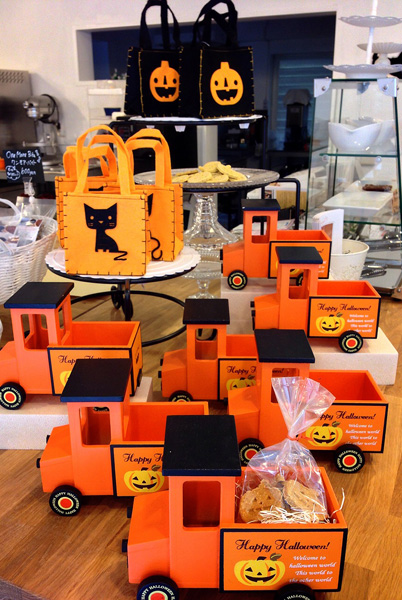 halloween4small.jpg